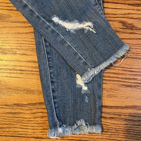Distressed Jeans - Picture 4 of 5